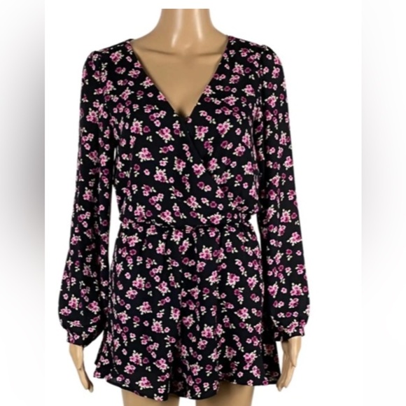 Express Pants - Express romper size extra small.